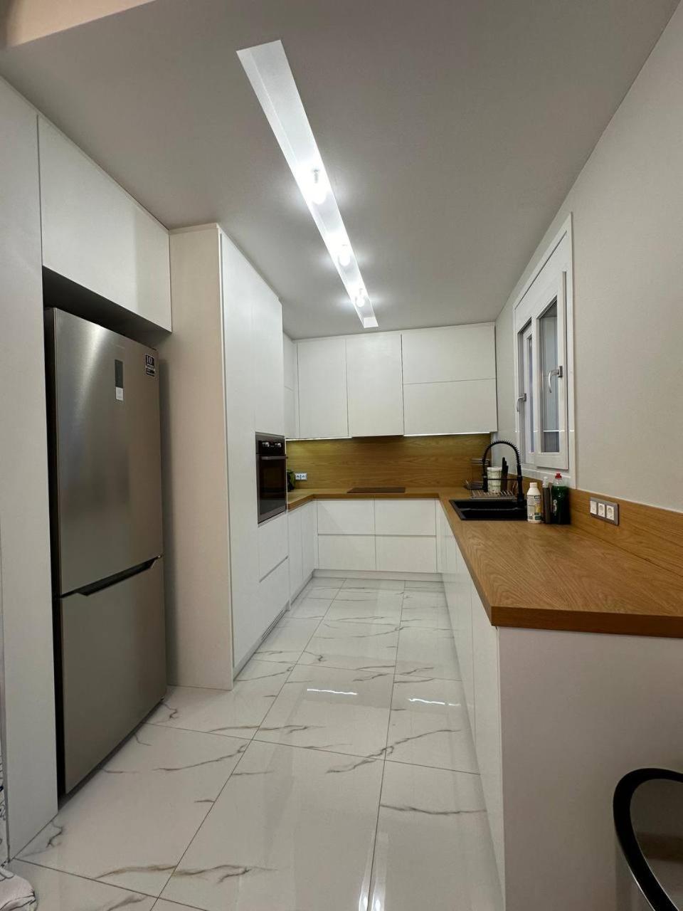 Warm And Modern Brand New Apartment Pireo Esterno foto