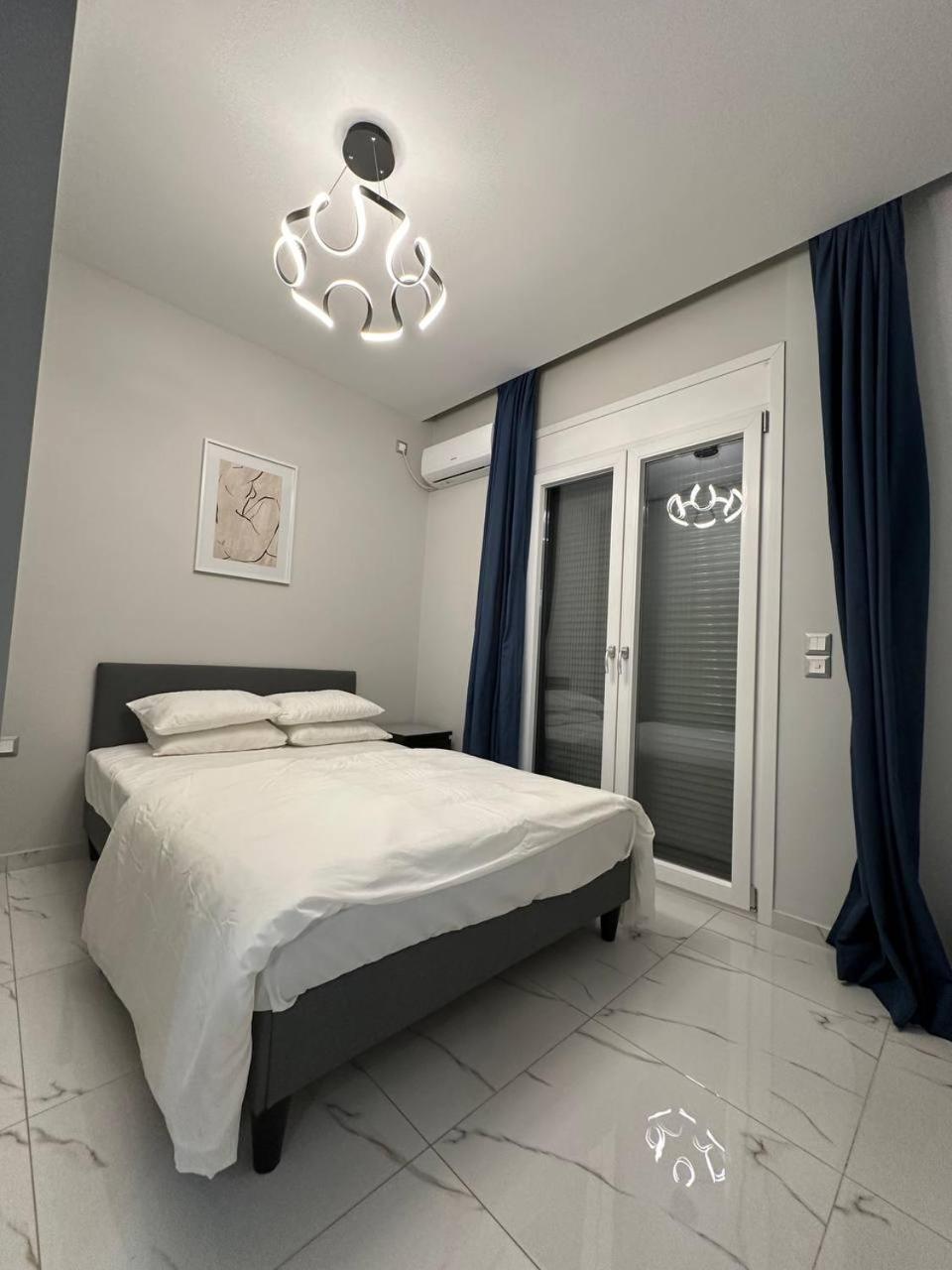 Warm And Modern Brand New Apartment Pireo Esterno foto