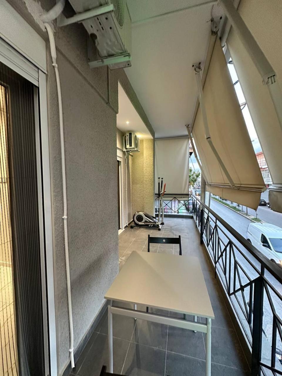 Warm And Modern Brand New Apartment Pireo Esterno foto